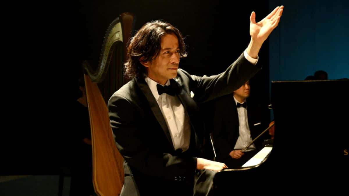 Imagen promocional de la película japonesa SUKIYAKI sobre la canción de Kyu Sakamoto