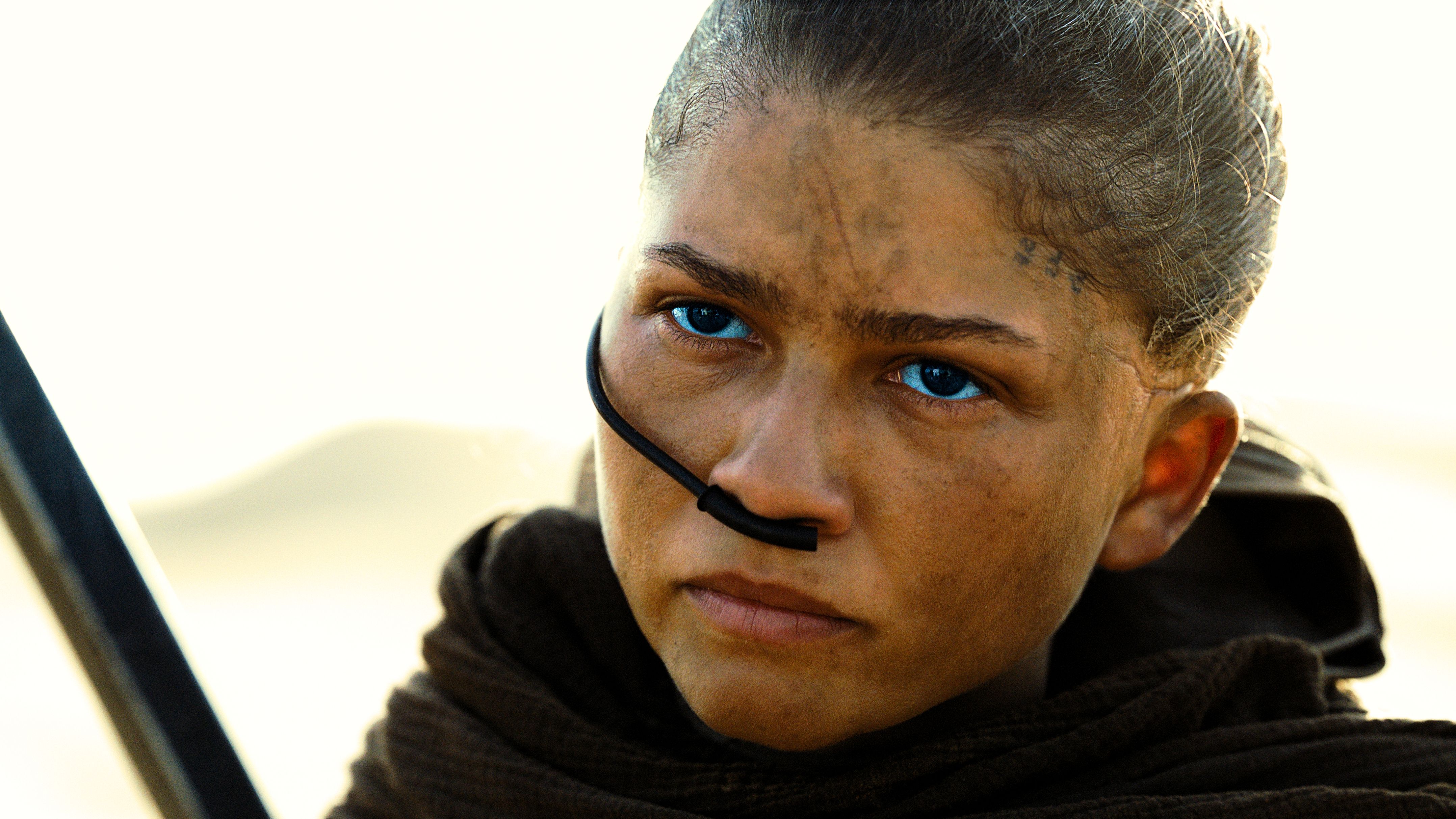 Zendaya como Chani em cena oficial do deserto de Arrakis em Duna Parte Três