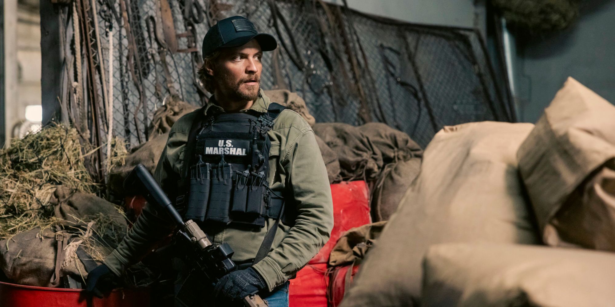 Action sequence in Marshals featuring federal marshals