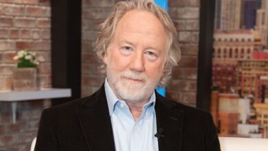 Timothy Busfield é removido de filme da Amazon após acusações de abuso Timothy Busfield é removido de filme da Amazon após acusações de abuso