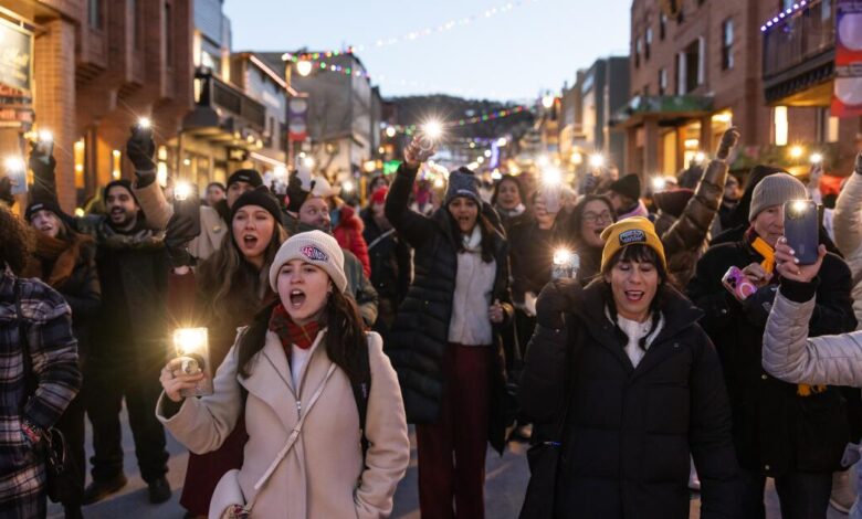 Sundance 2026: Festival tem protestos e reações de estrelas à violência Sundance 2026: Festival tem protestos e reações de estrelas à violência
